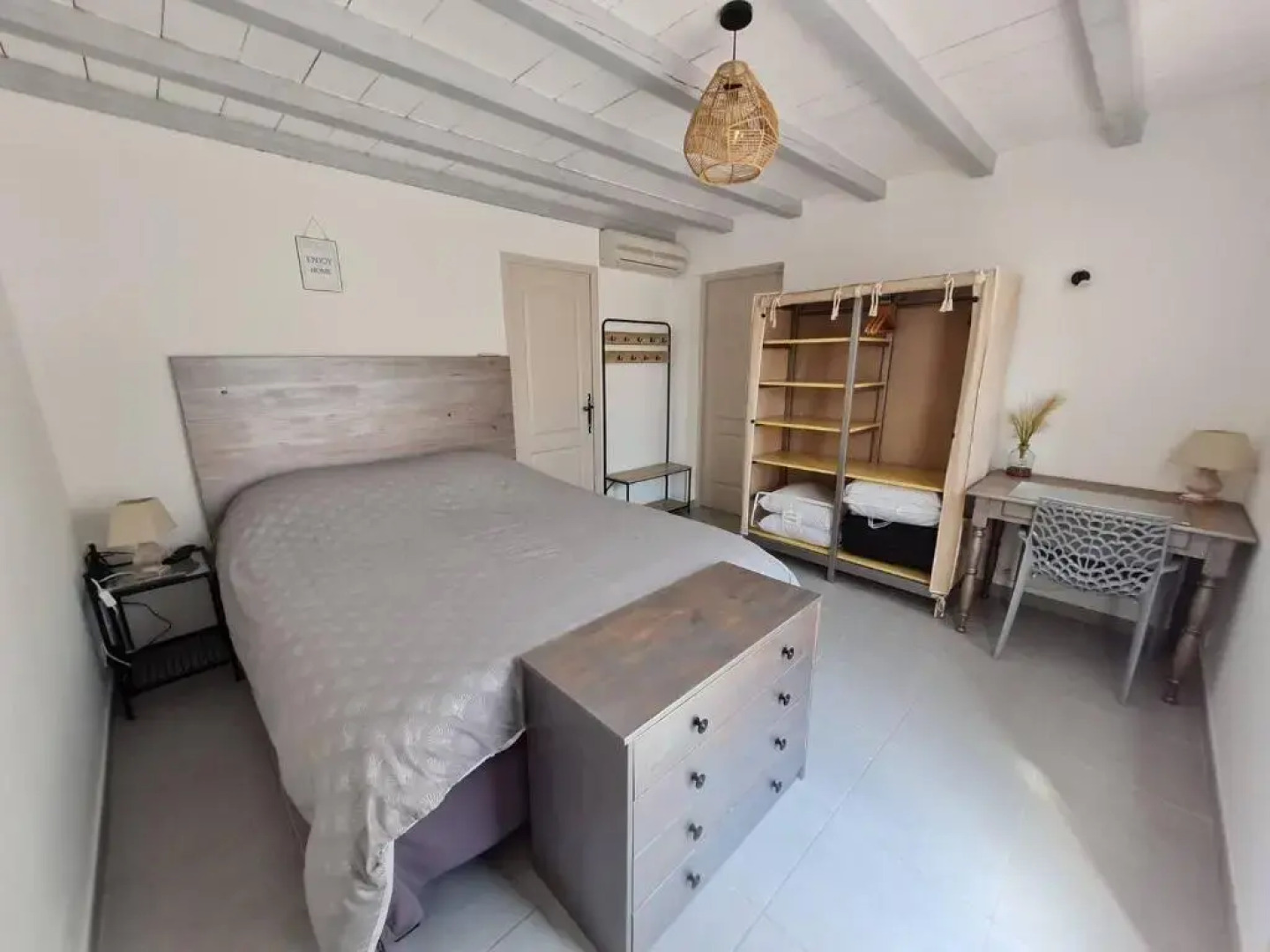 appart cosy avec son exterieur chaleureux,piscine et parking prive