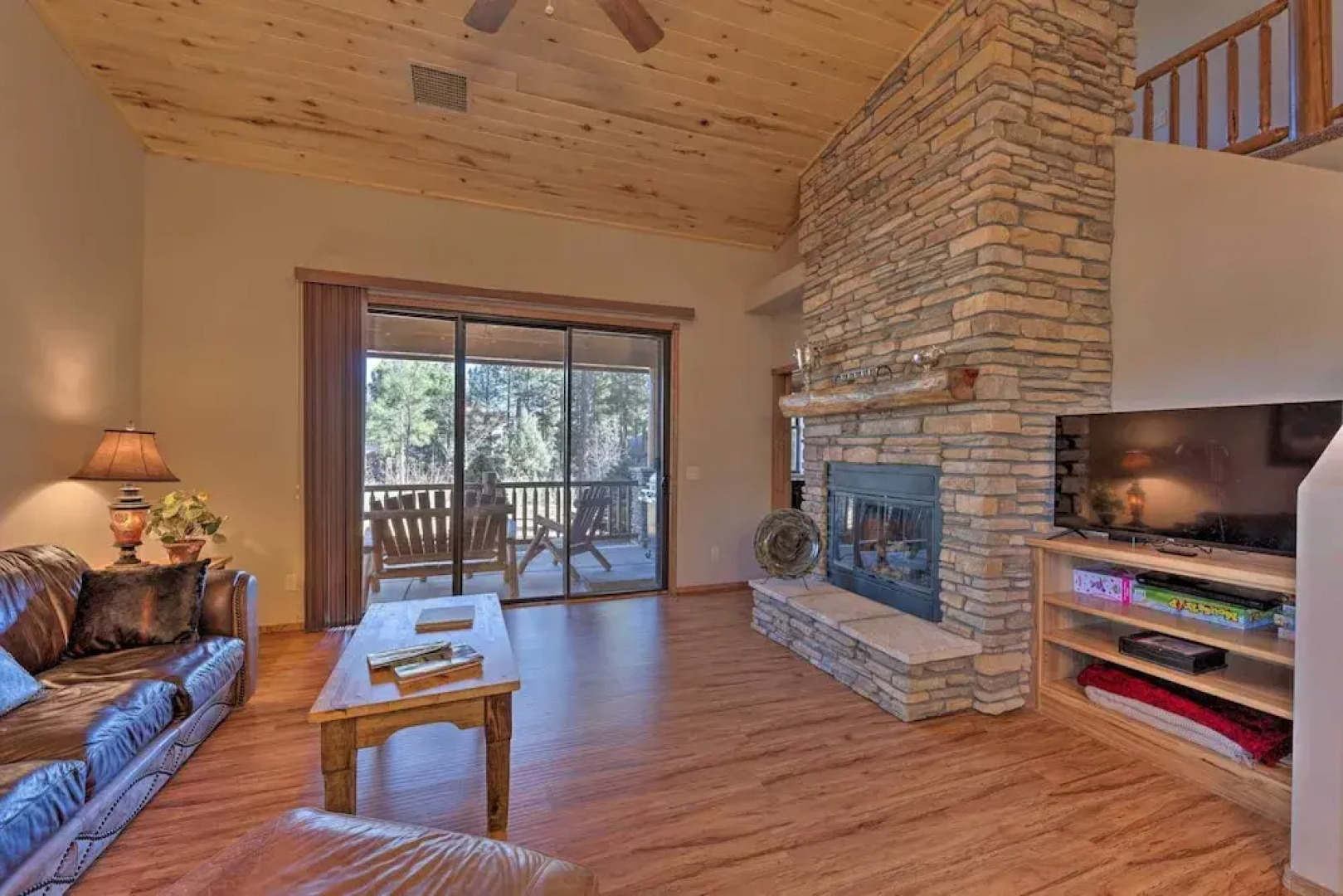 Spacious & Lovely Getaway w/ Deck in Show Low!