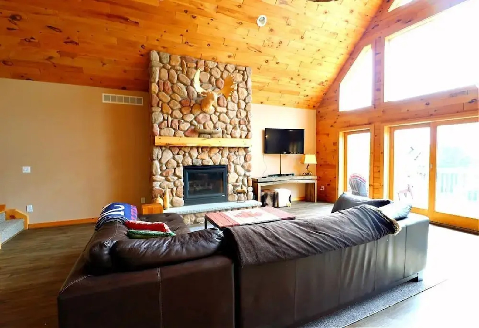 Northwood Views 4 Bedroom Chalet by Redawning