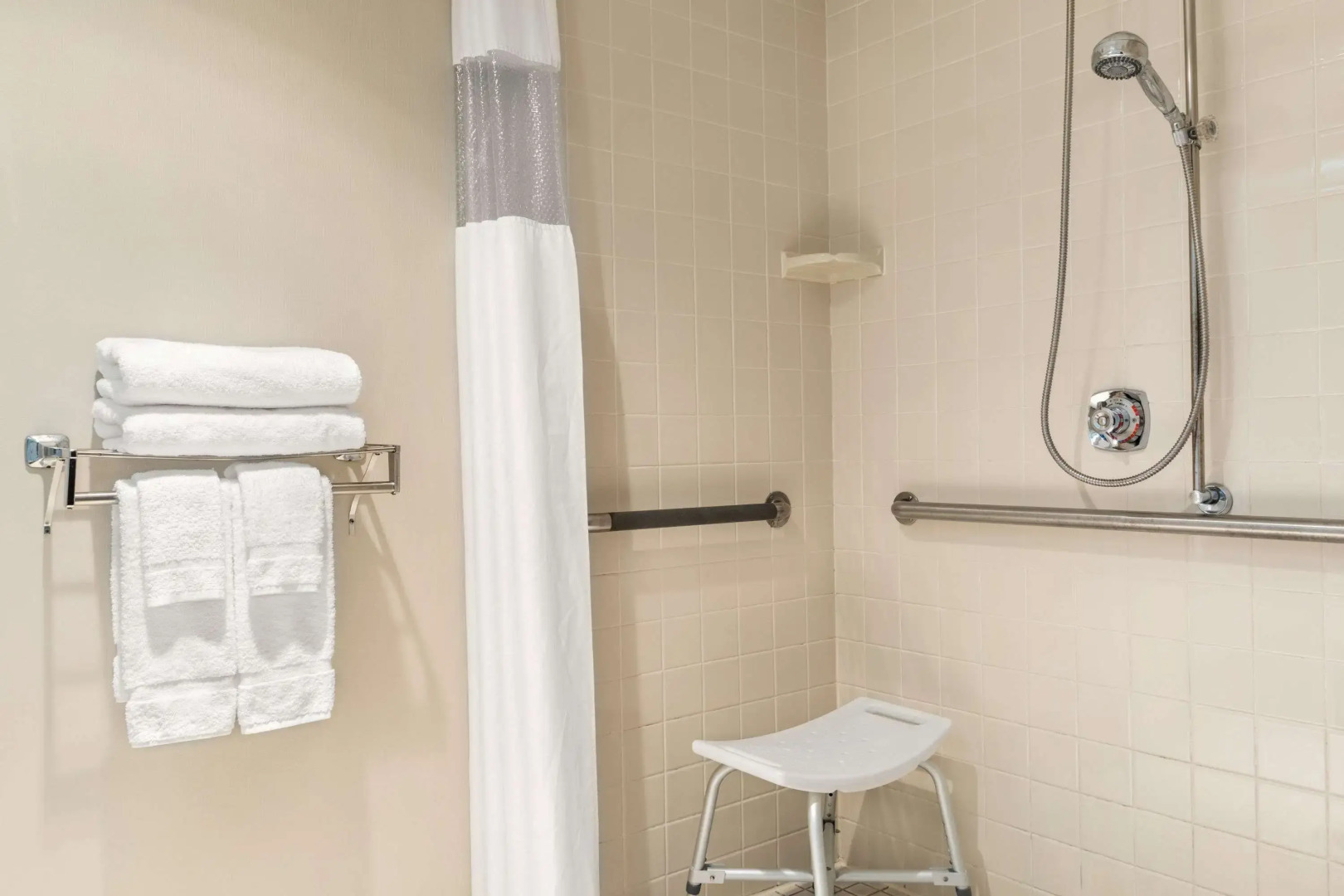 Days Inn by Wyndham Fargo/West Acres