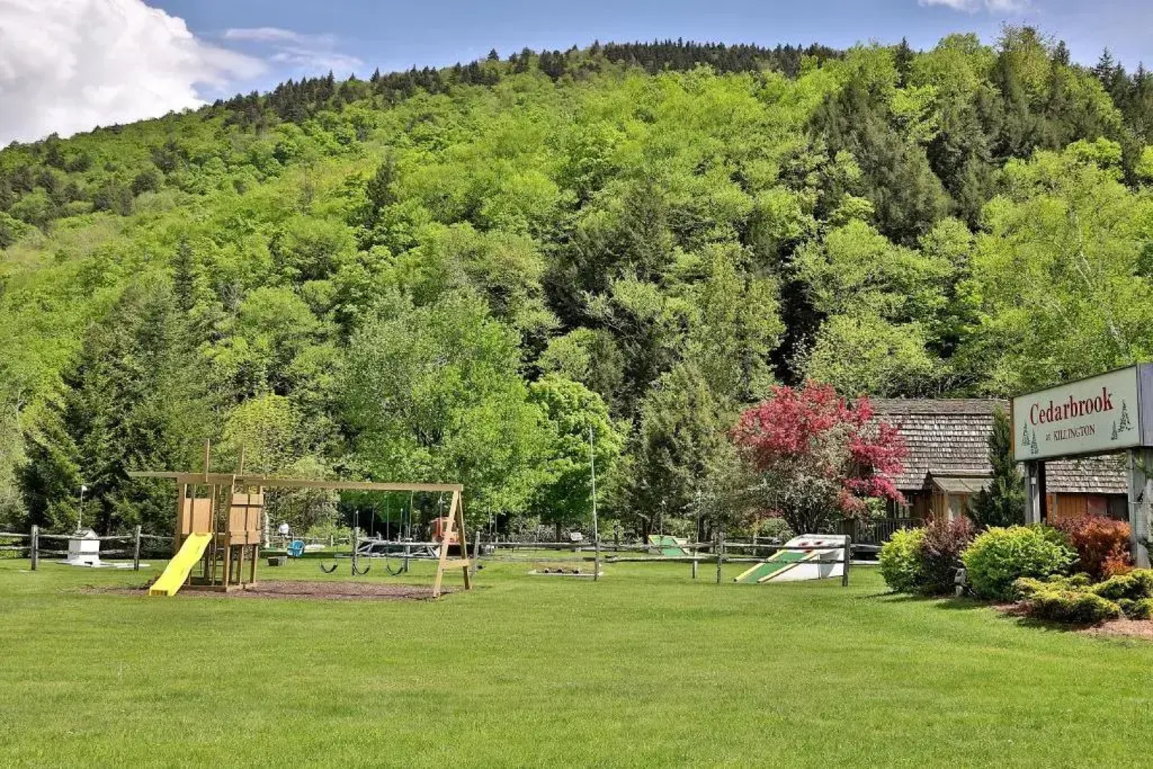 Deluxe Two Bedroom Suite on the 1st floor with outdoor heated pool 19110