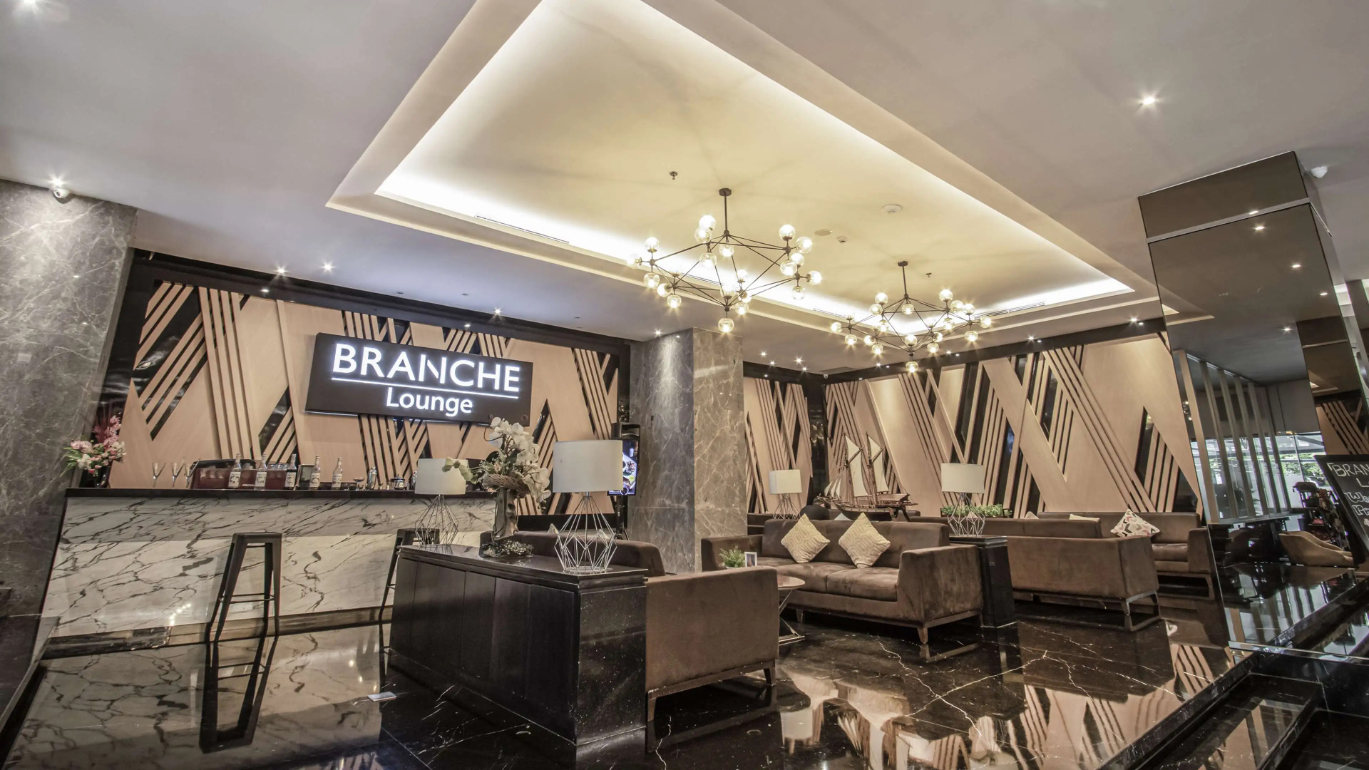 Golden Tulip Essential Makassar