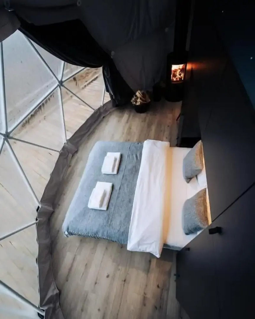 Golden Circle Domes - Lake View