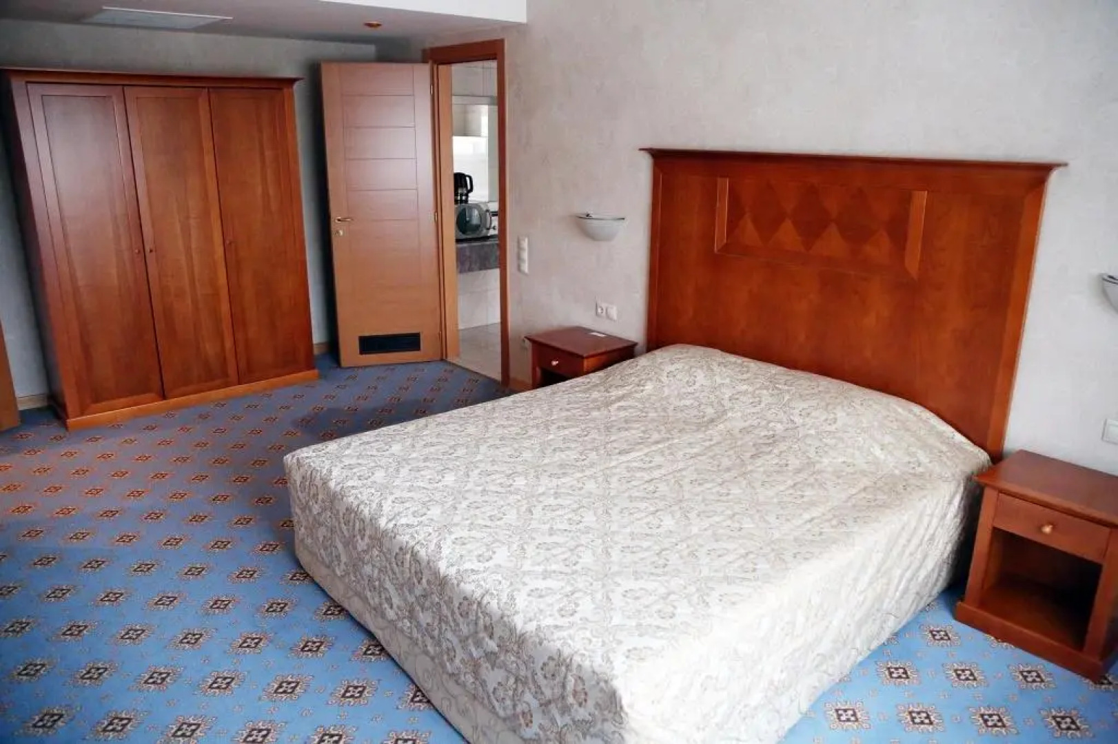 Отель KTC Ugra Classik