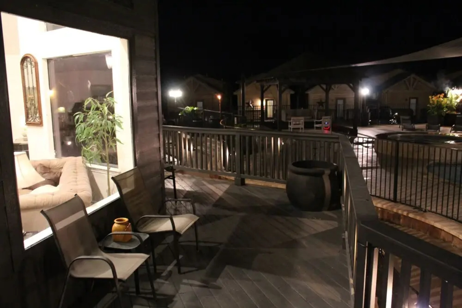 Fisherman`s Cove Lakeside Resort