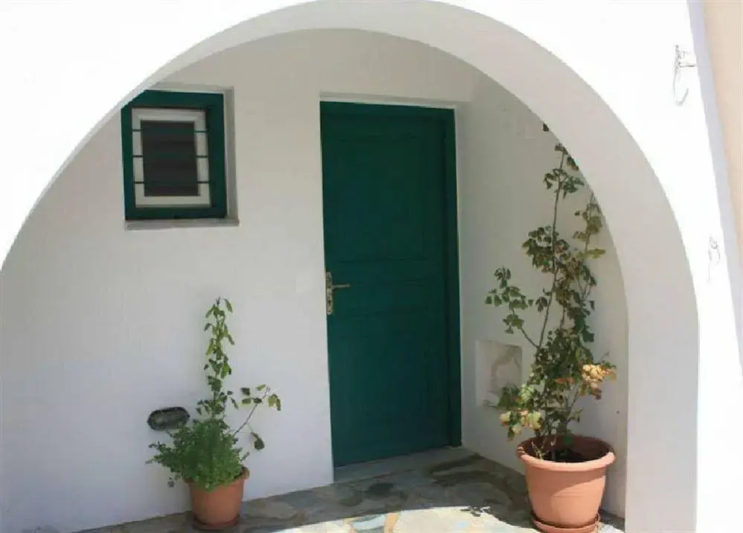 Iades Studios & Apartments