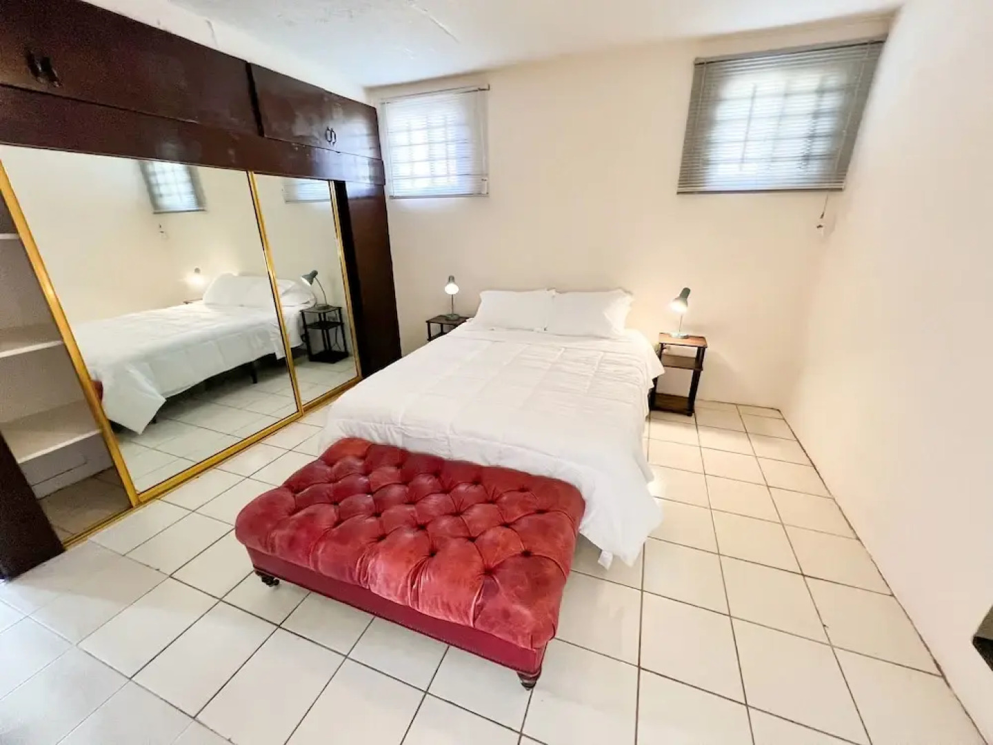 ITH Lazy Lobster Surf Hostel