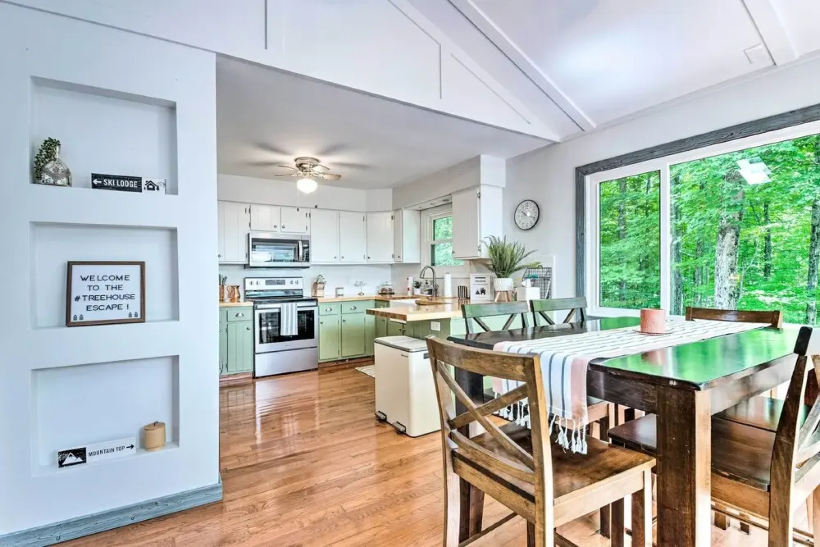 Near Skiing: Lake Ariel Gem w/ Fire Pit!