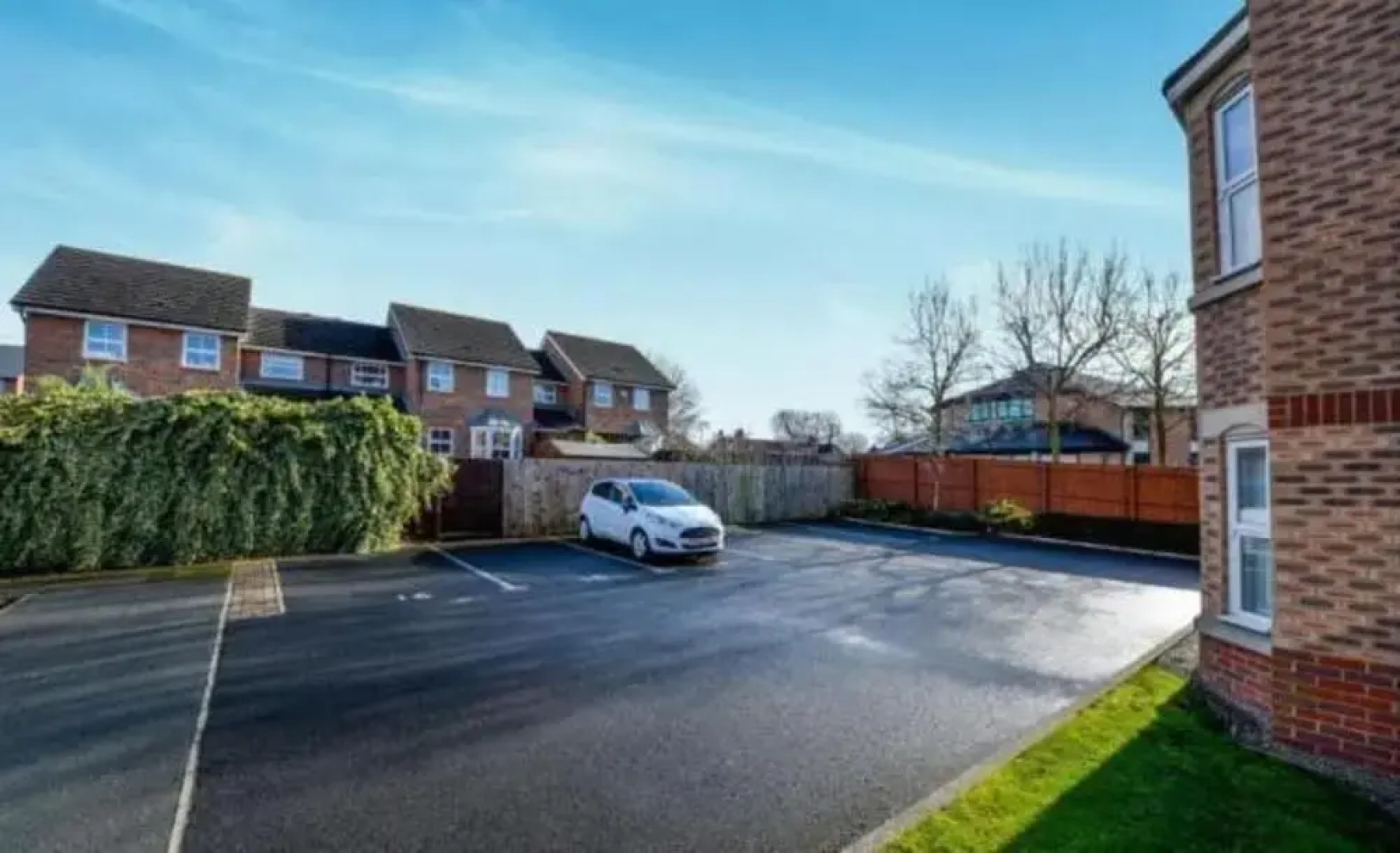 2 Bed-sleeps 3-parking-town Centre