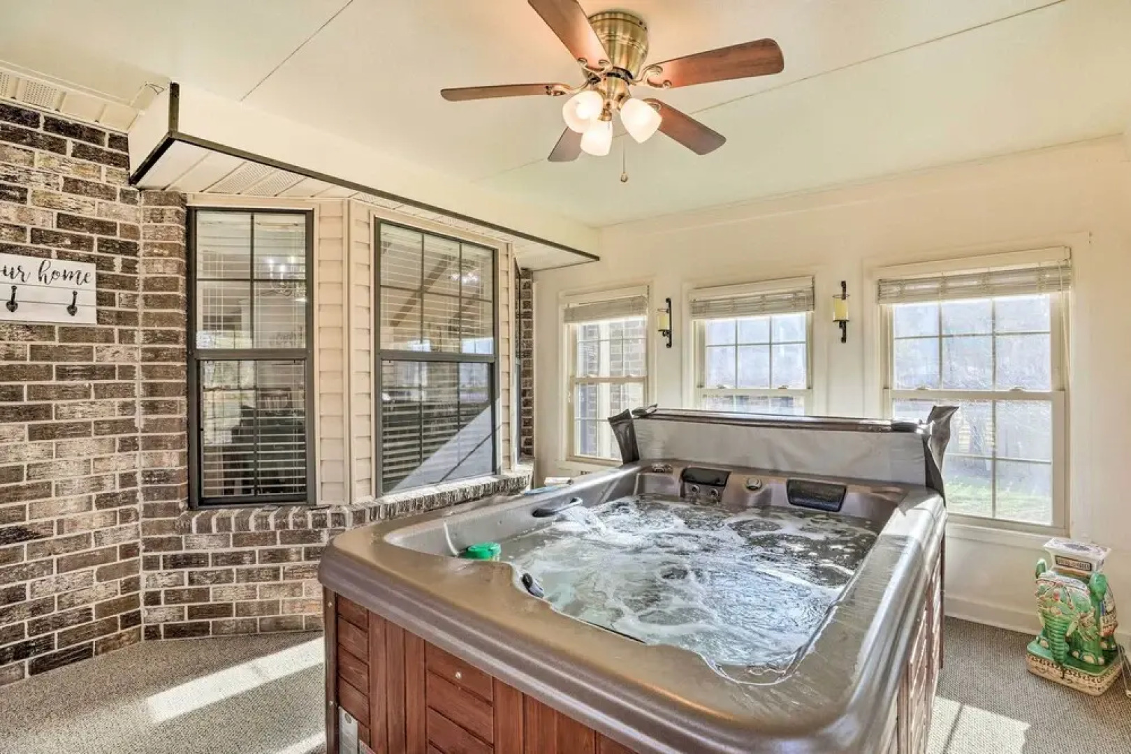 Lakeside Happiness: Home on Lake Moultrie!