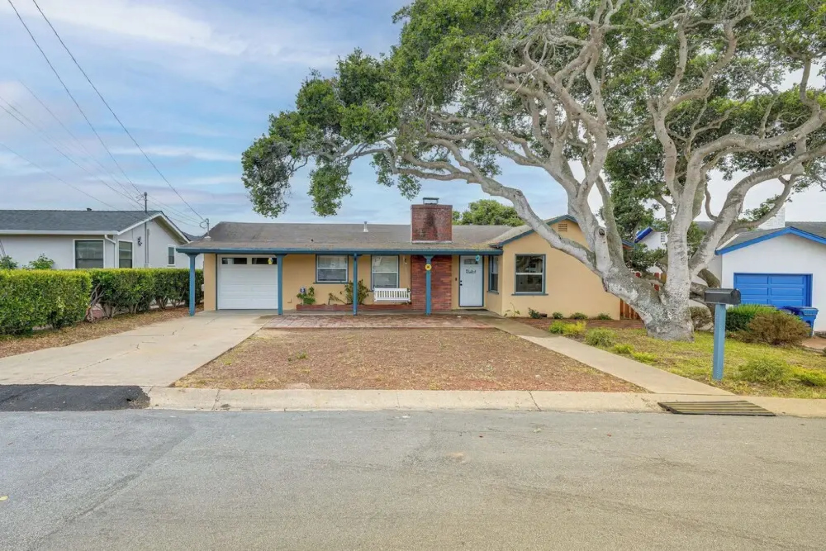 Peaceful Del Rey Oaks Retreat: 2 Mi to Beaches!