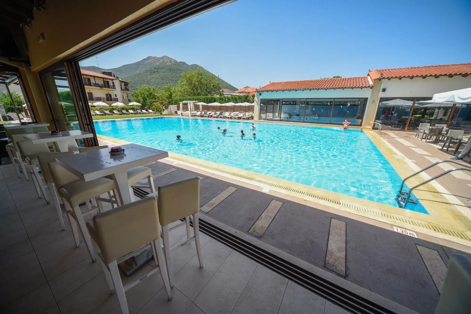 Mont Helmos Hotel