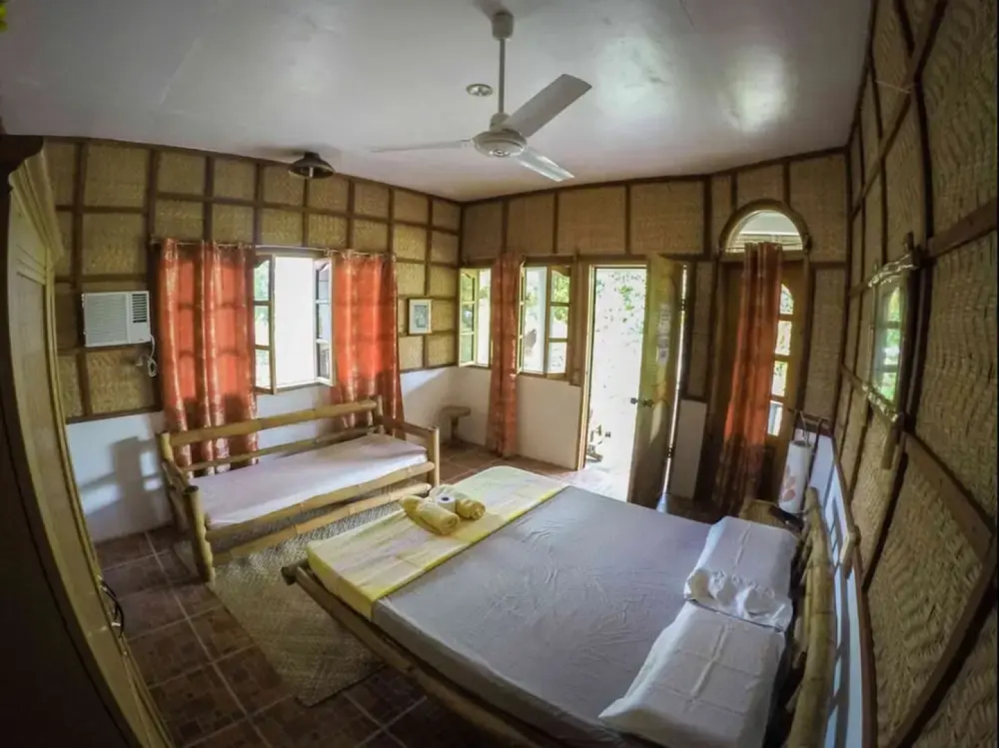 Chelle's Guest House and Backpackers - Hostel