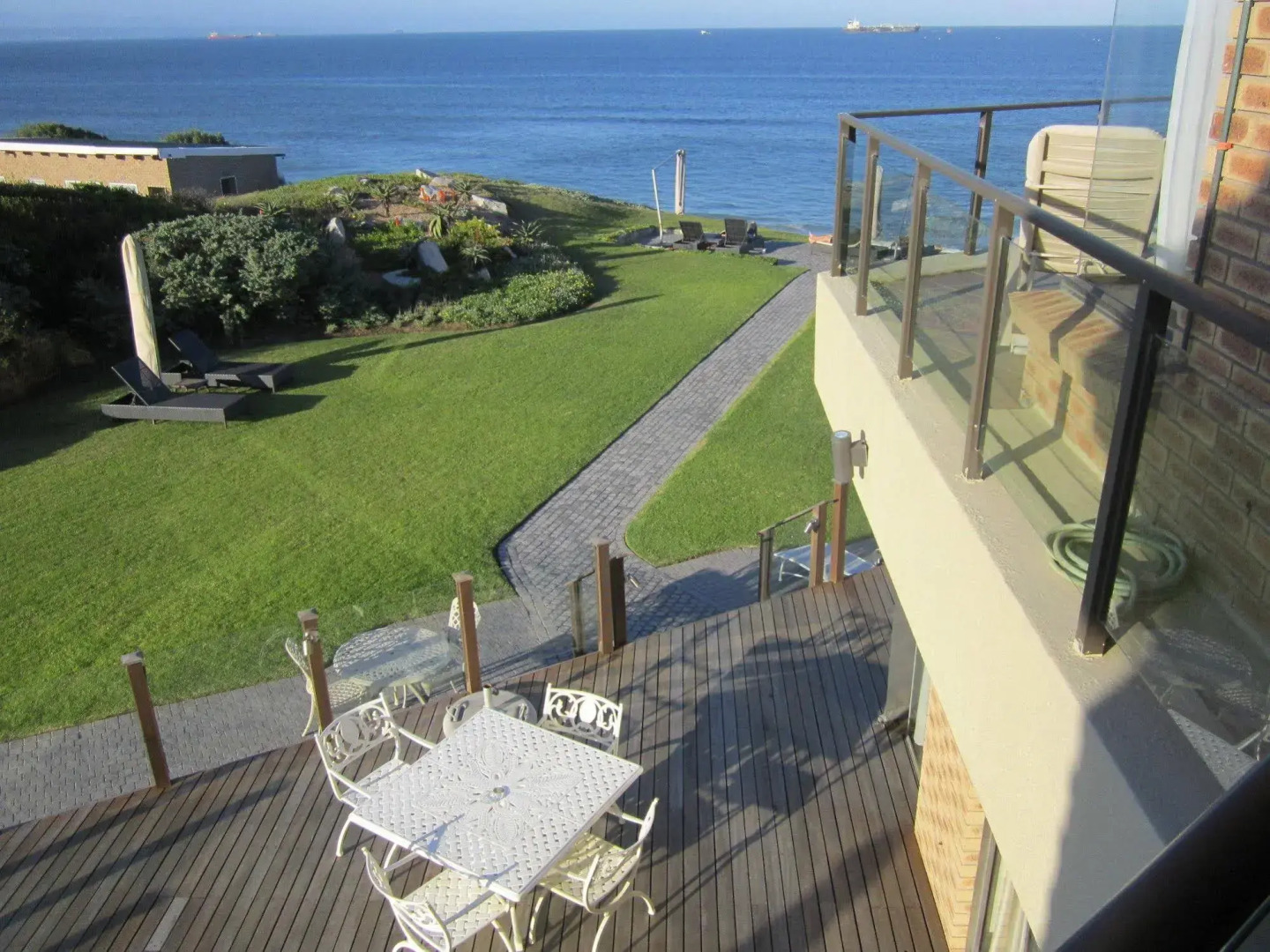 African Oceans Manor on the Beach