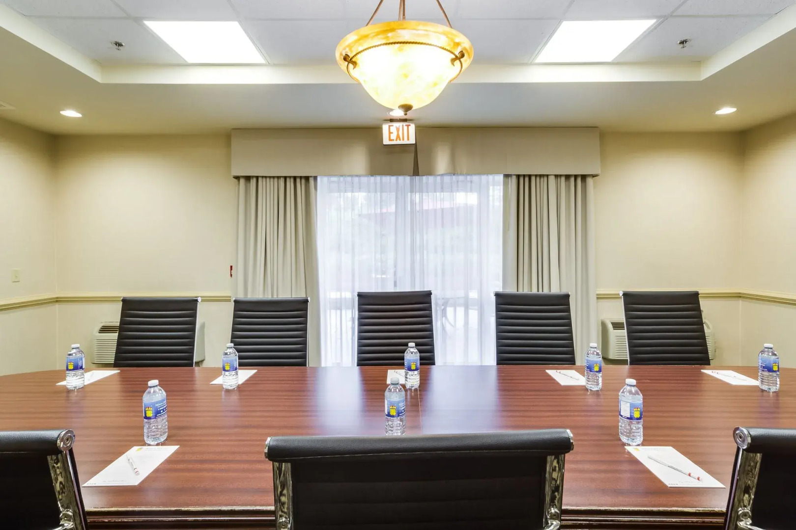 Monte Carlo Inn - Brampton Suites