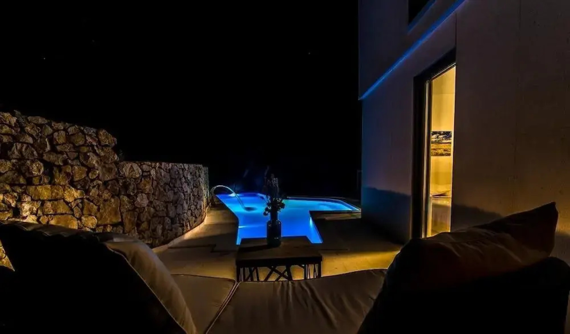 Luxury Apartments  Madomi