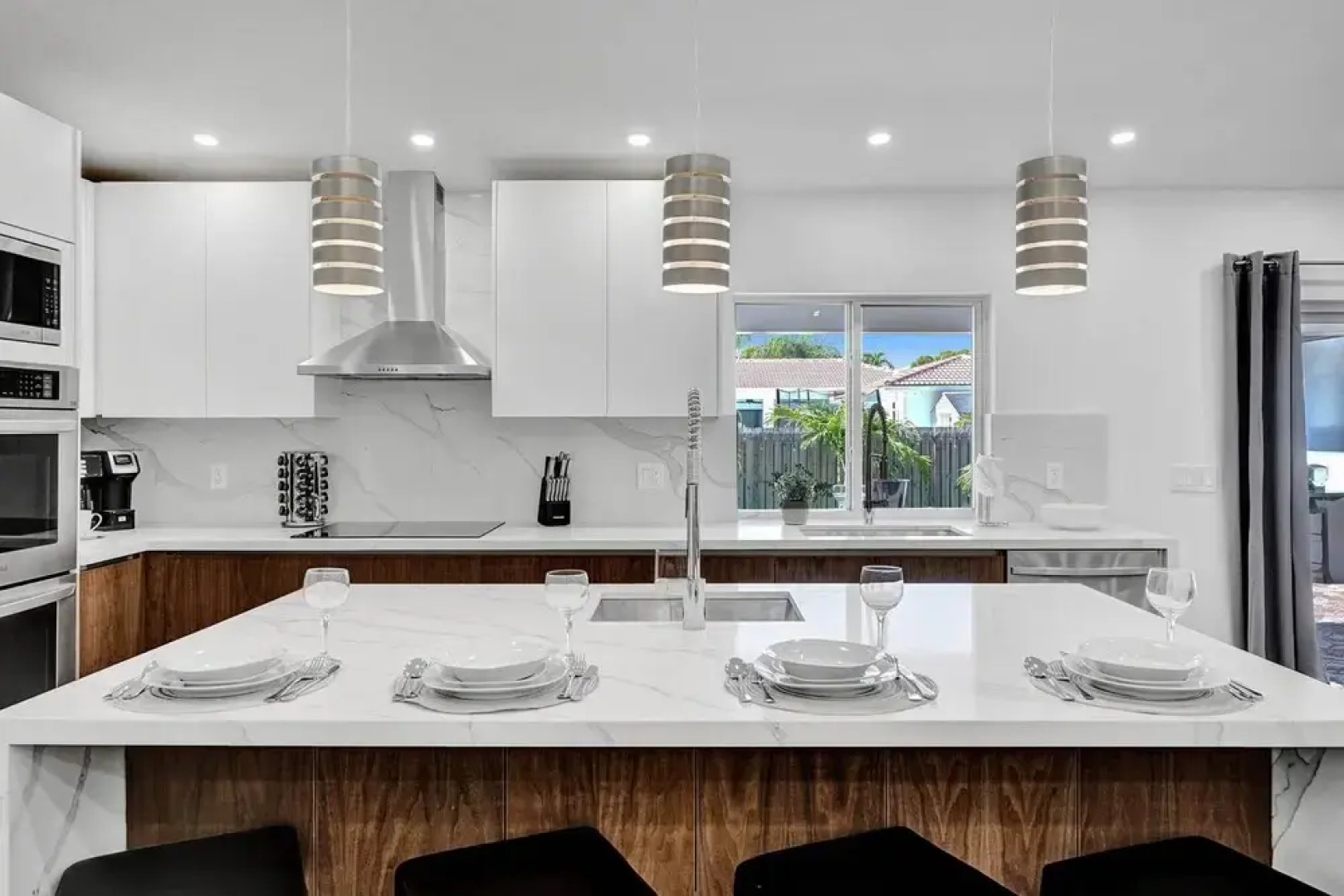 6BR Oasis with Heated Pool & Gameroom