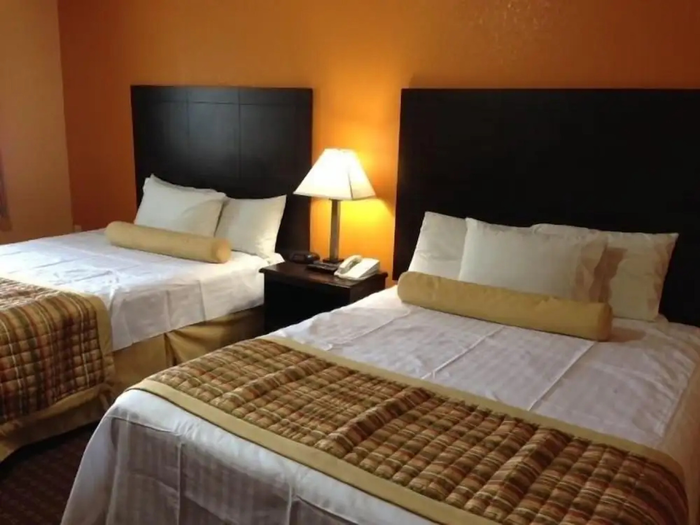 BLUE SKY INN Glens Falls-Saratoga-Lake George