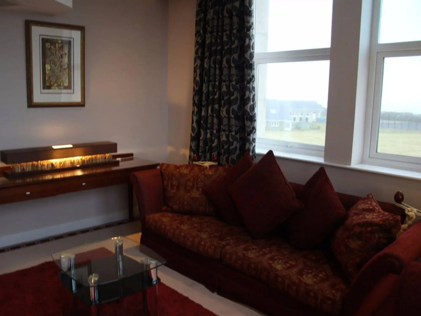 Admiralty Hotel & Restaurant