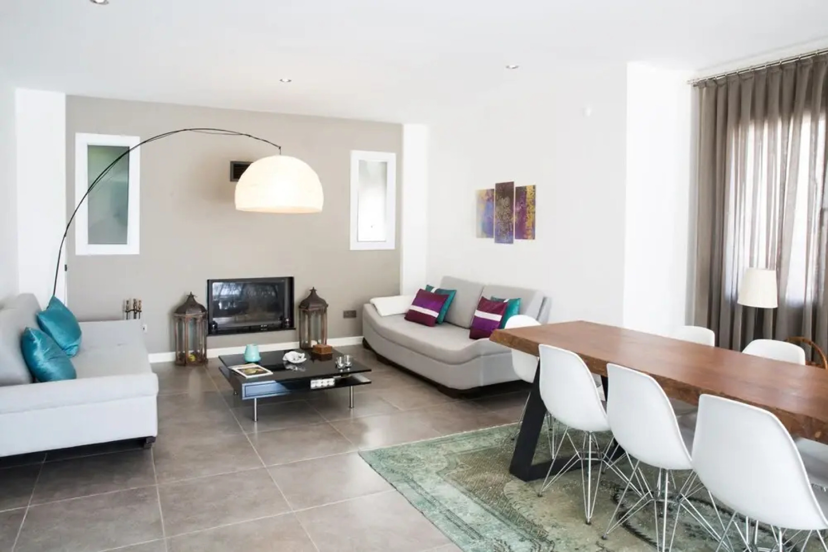 Important Group Villa Olivia