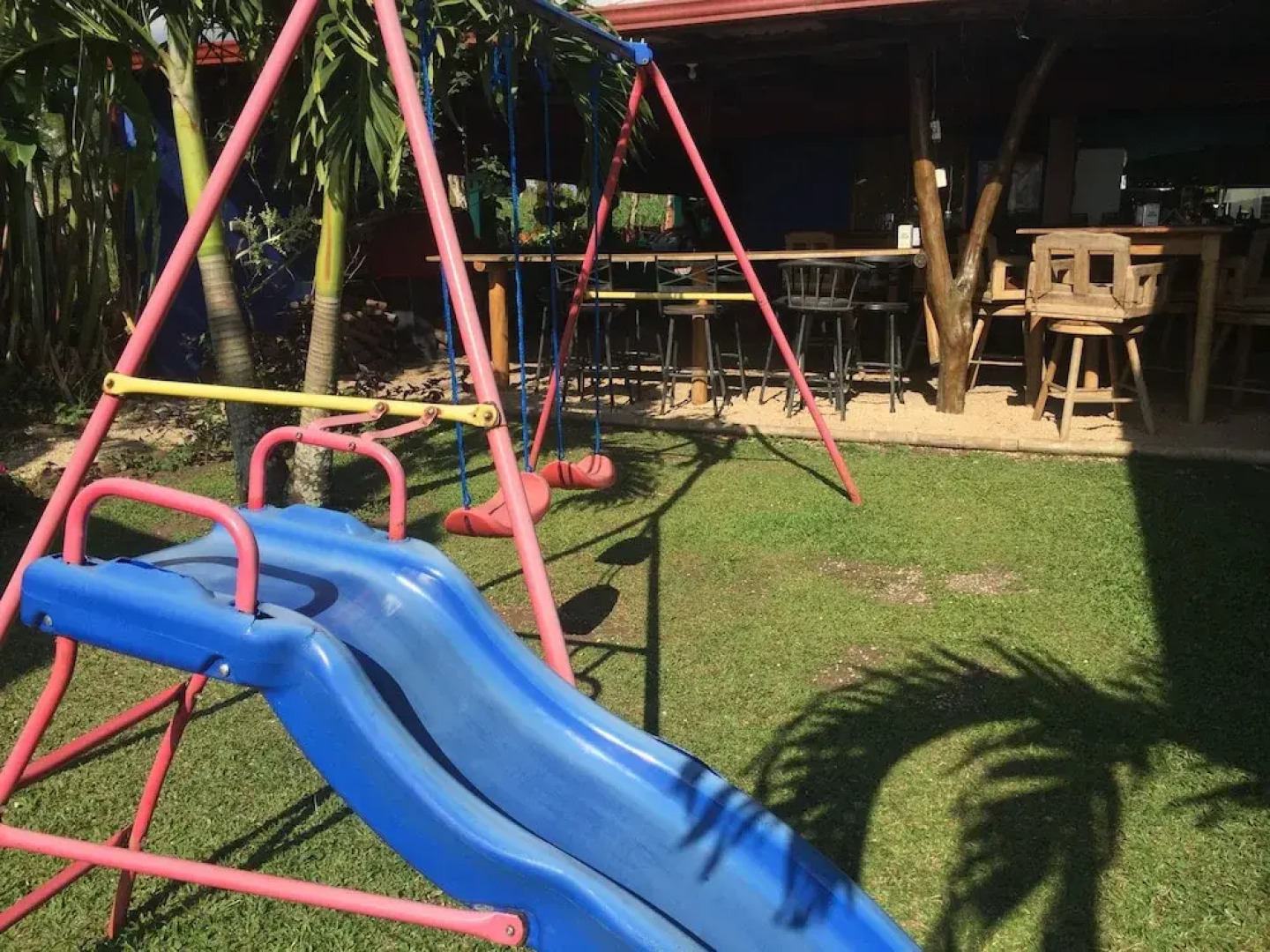 Bluebay Bugenvil Lake Lodge