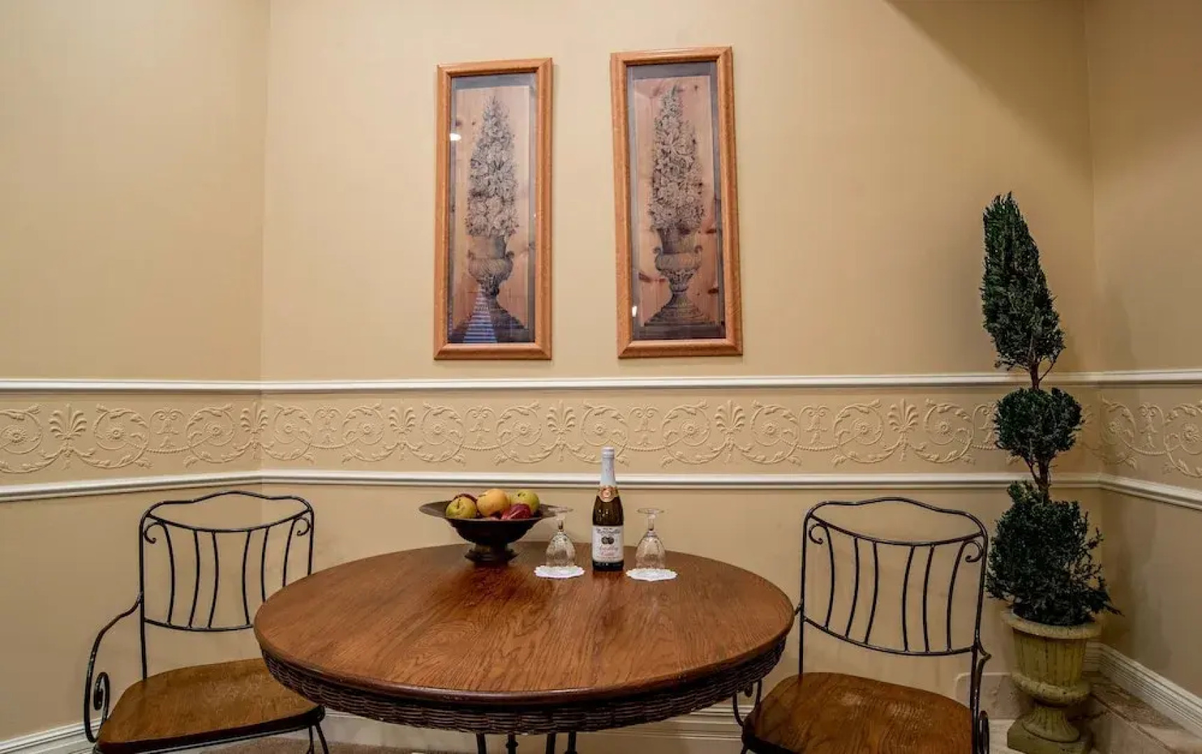 The Anniversary Inn Logan