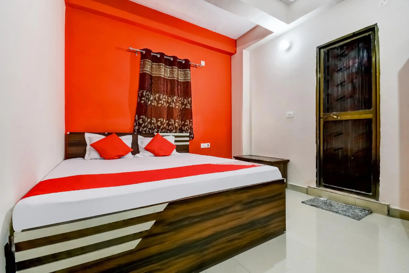 OYO 83982 Hotel Majestic Inn