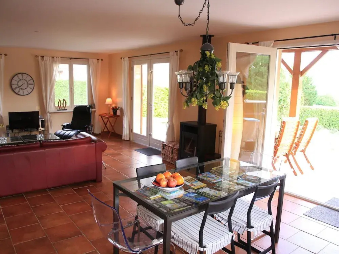 Spaciosu Holiday Home in Sadillac with Swimming Pool