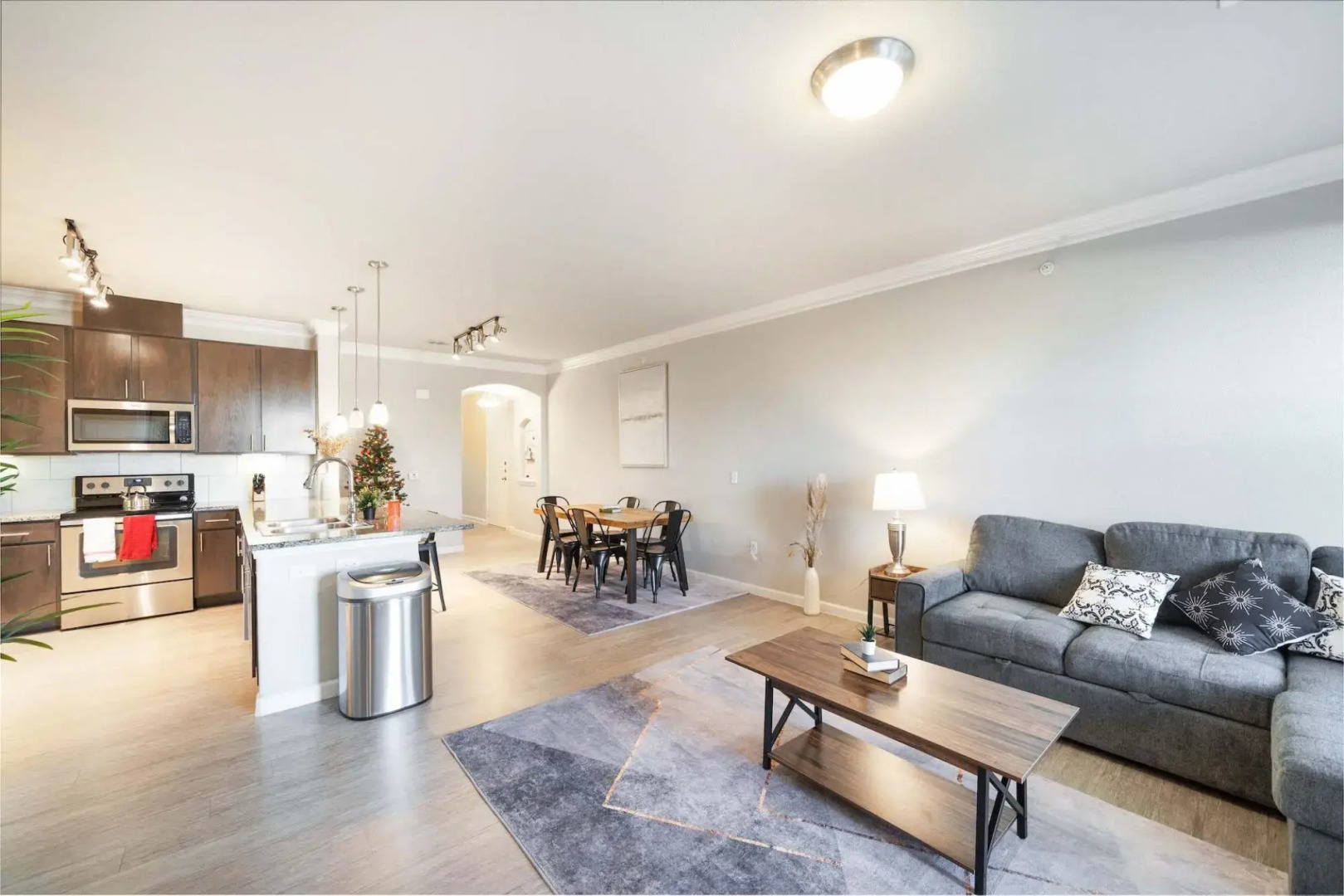 Luxury Townhome Pool North Austin Evonify