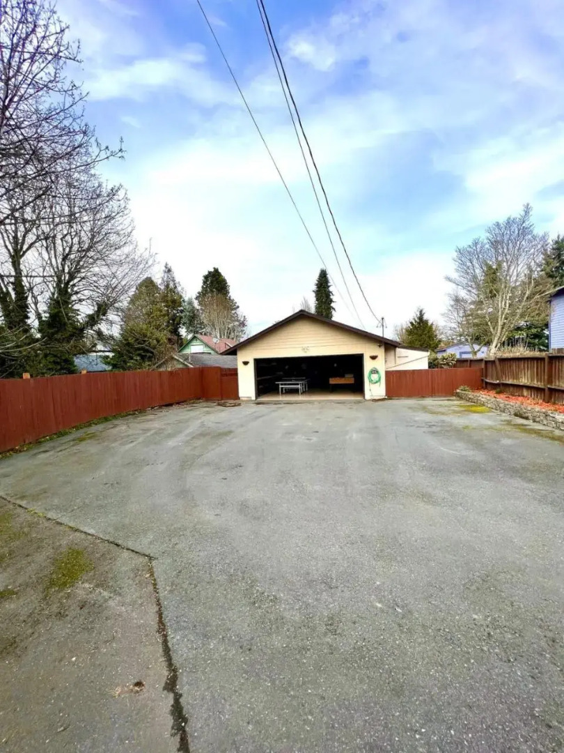 Olympic House: 3min from ONP w/ Sauna + Rec room