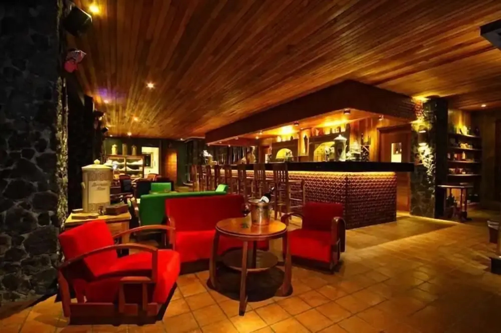 Jadul Adarapura Resort & Spa