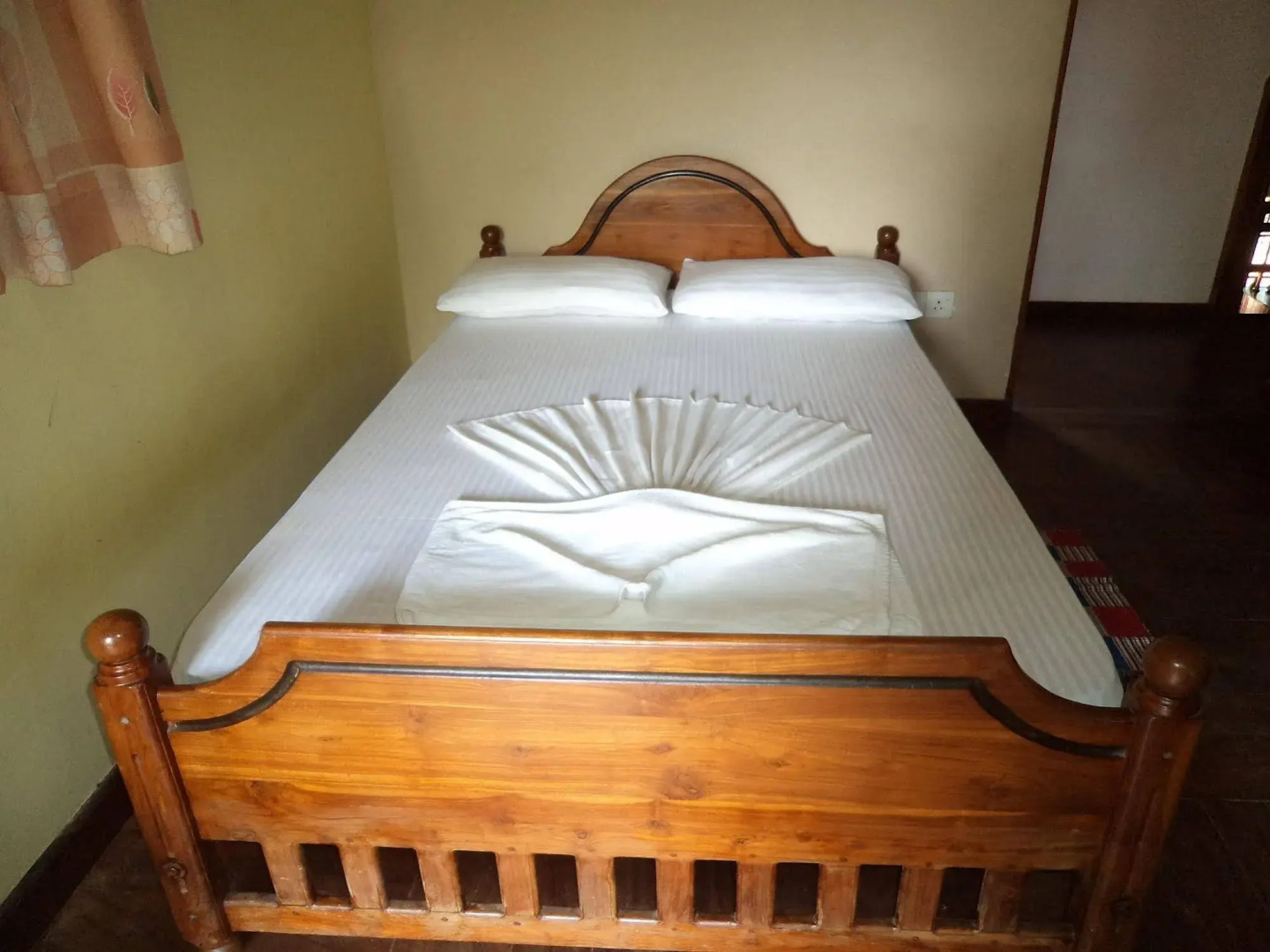 Peacock Tourist Rest