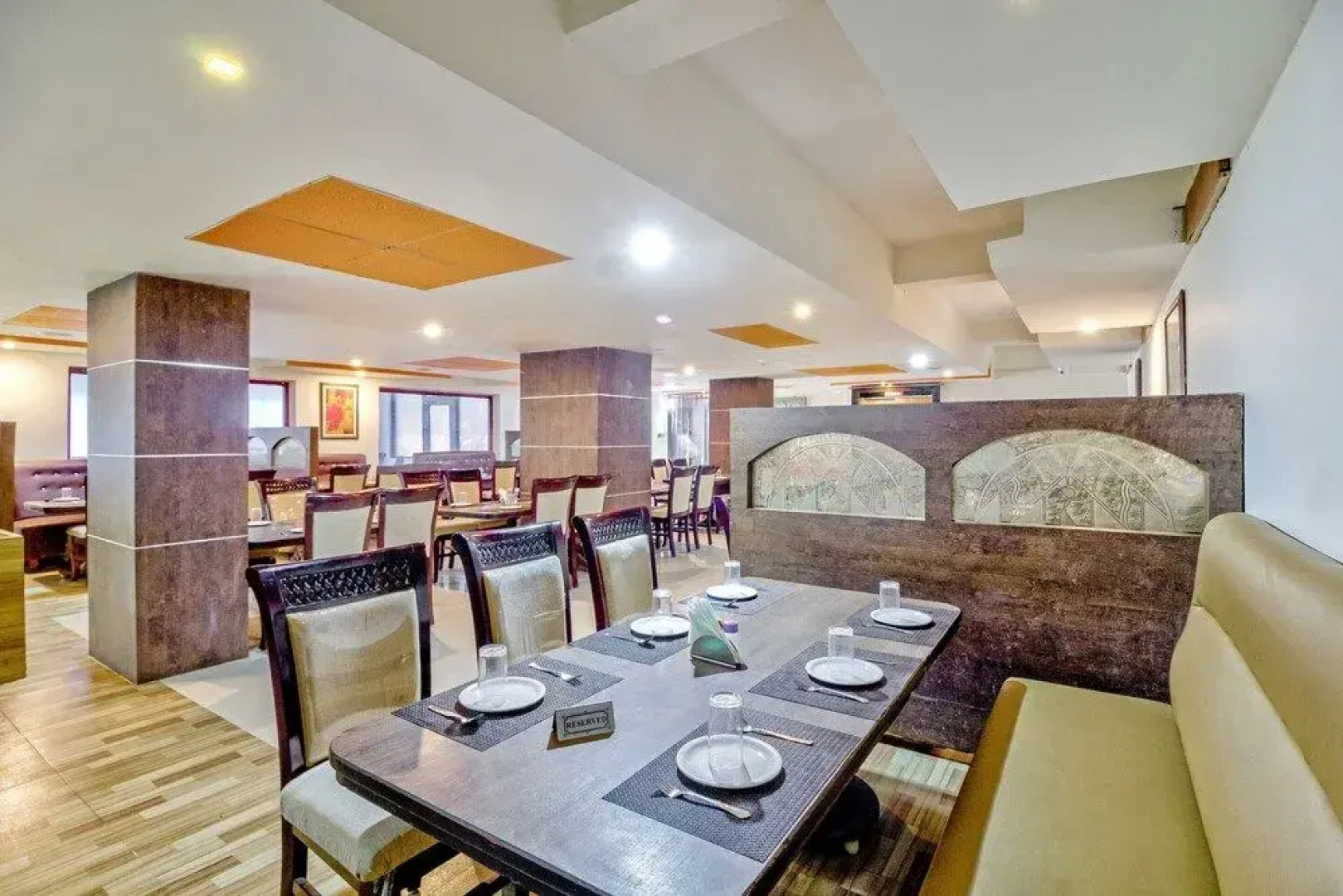 Capital O 43238 The Taj Regency