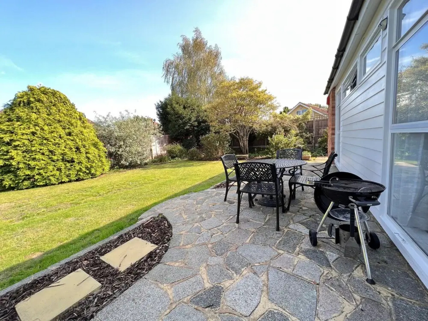 Spacious Family Bungalow With Garden For Up To 7