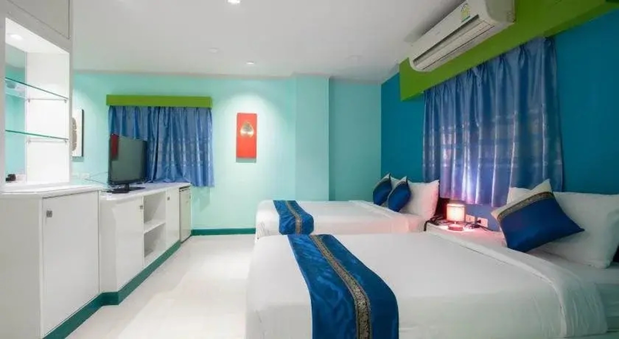 The Grand Paradise Suite