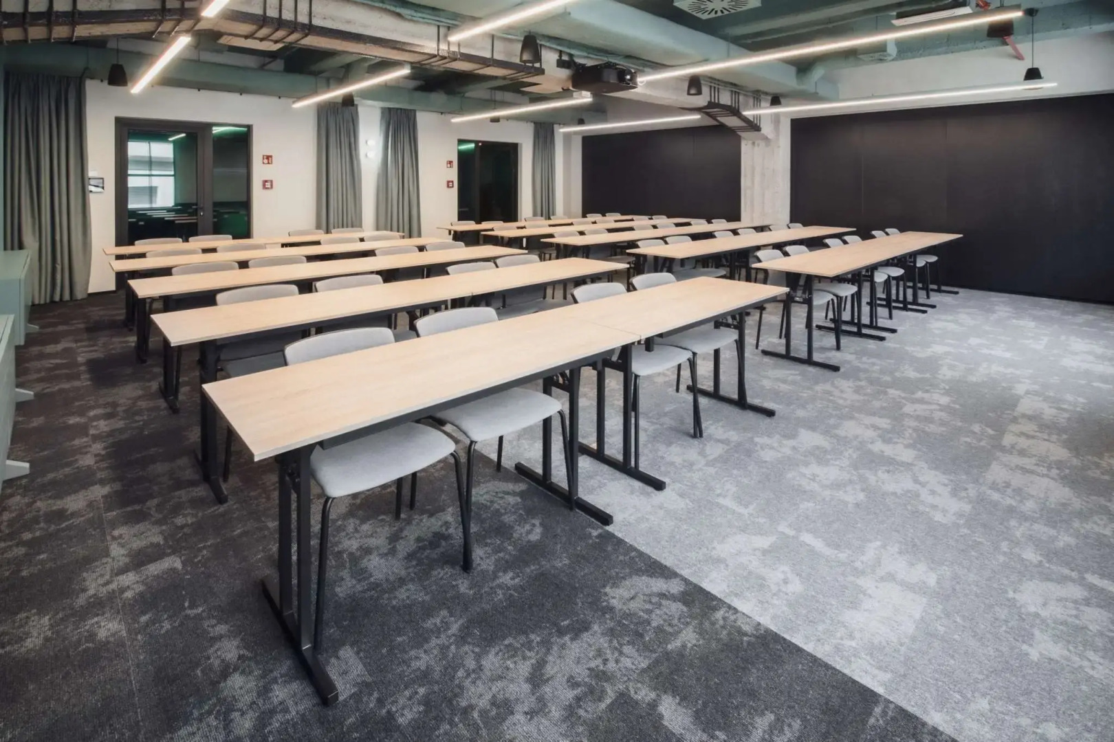 MONTOWNIA Lofts & Experience