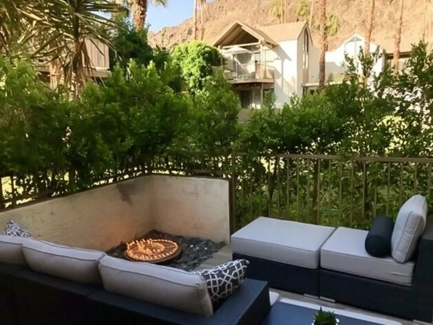 78155c37 1 Bedroom Condo