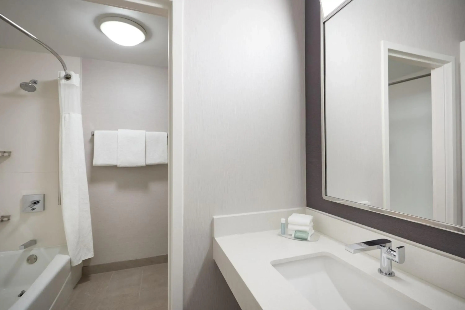 Courtyard by Marriott Kansas City Overland Park/Metcalf