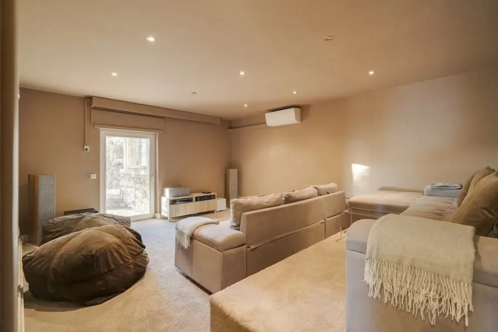 Coastline Arrabida Villa by Cadenzalux