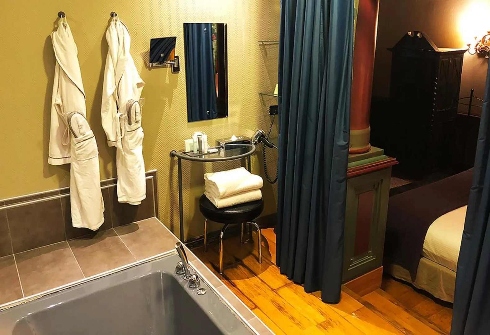 Cour des Loges Lyon, A Radisson Collection Hotel