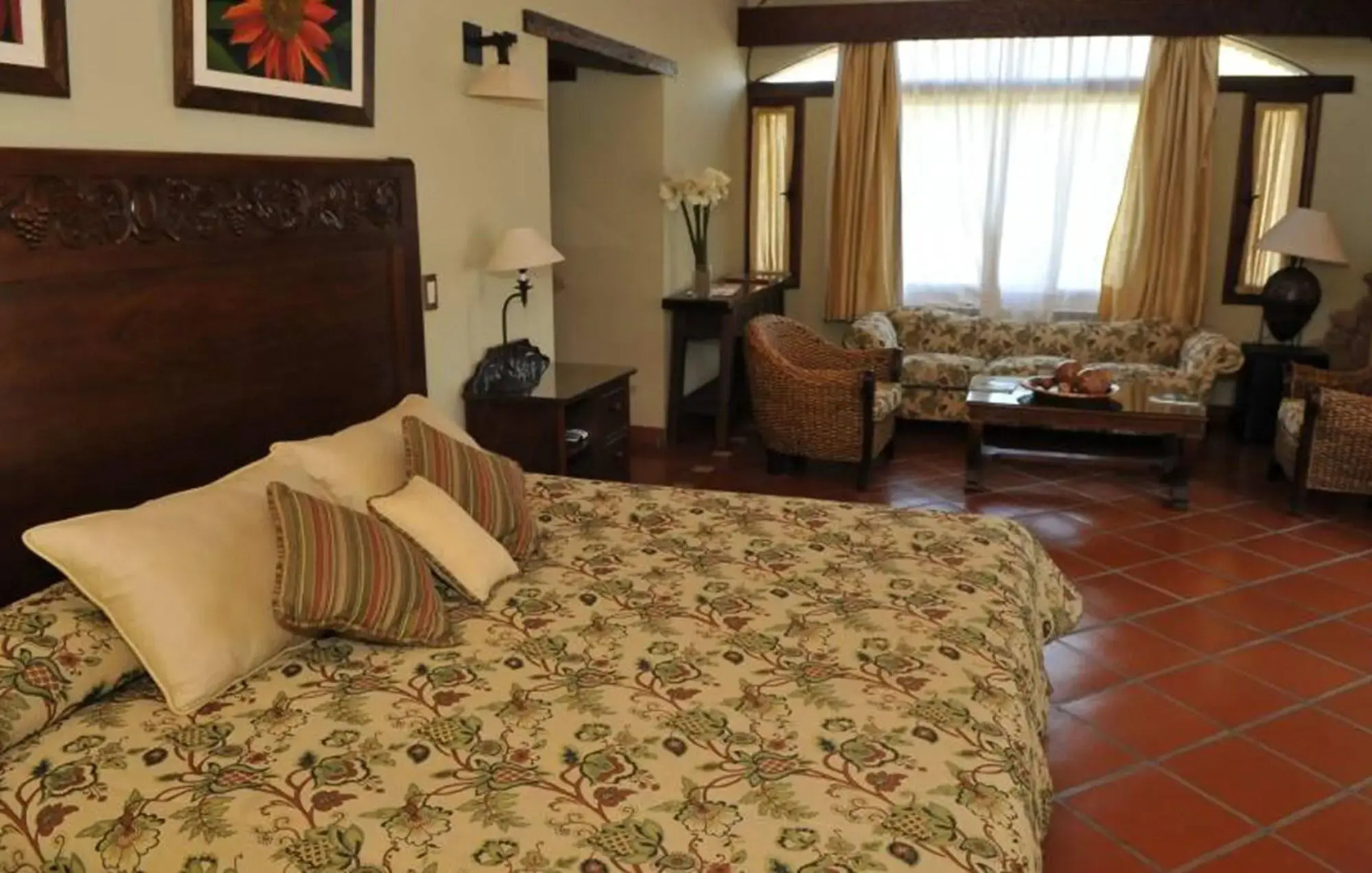 La Casa De La Bodega - Wine Boutique Hotel