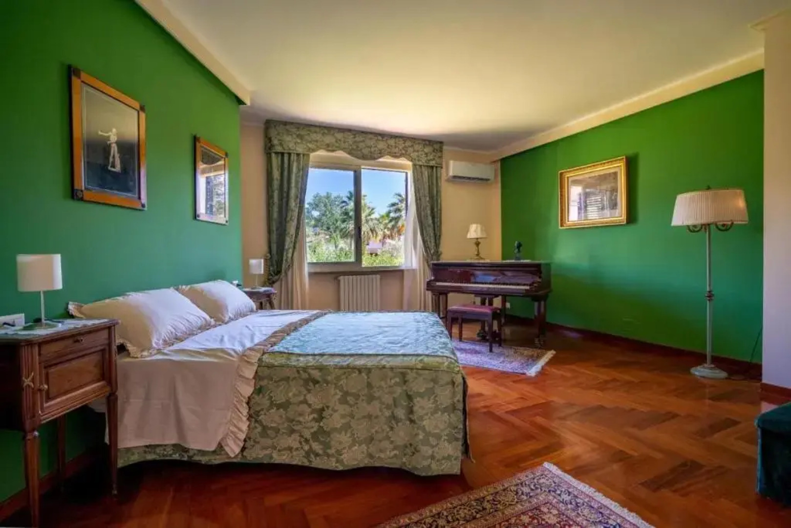 Romantic Apartment With Hot Tub