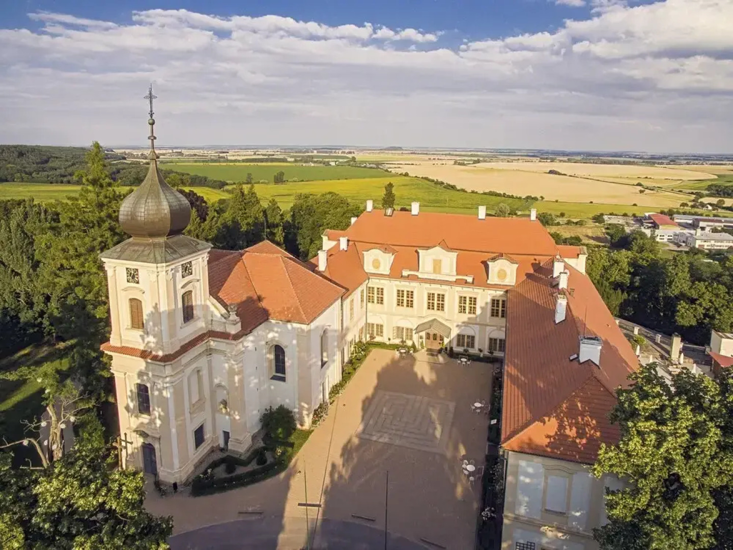 Chateau Loucen Garden Retreat