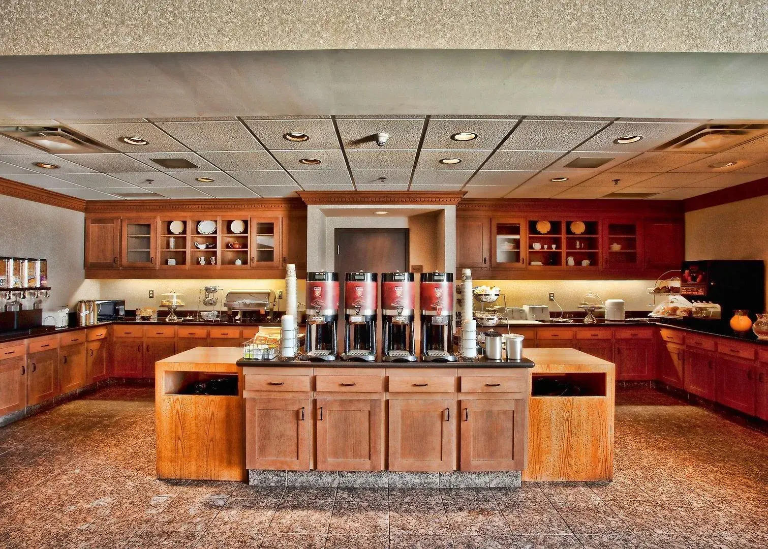 Humphry Inn & Suites