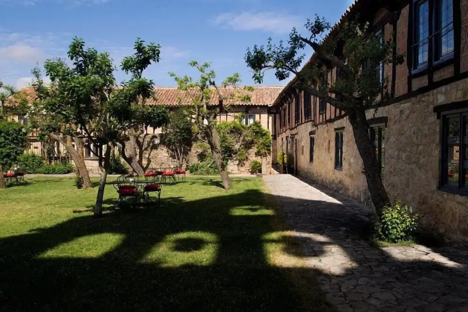 Posada Santa Maria La Real