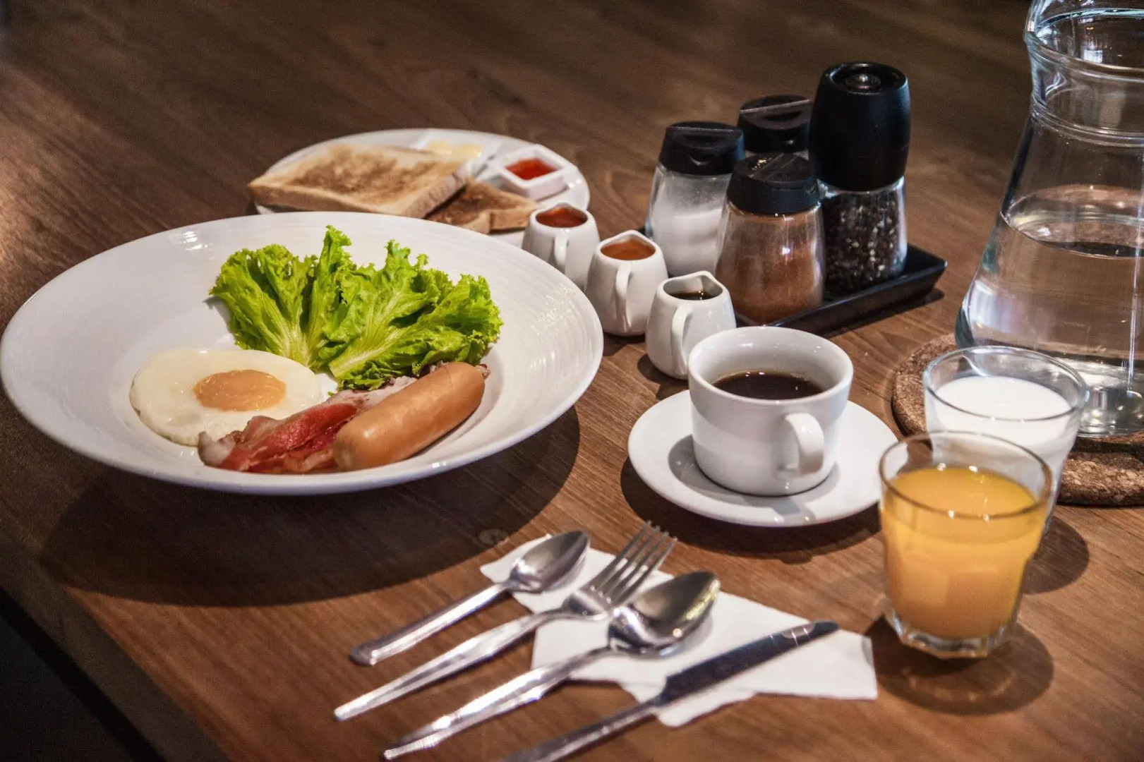 De Botan Srinakarin Hotel & Residence