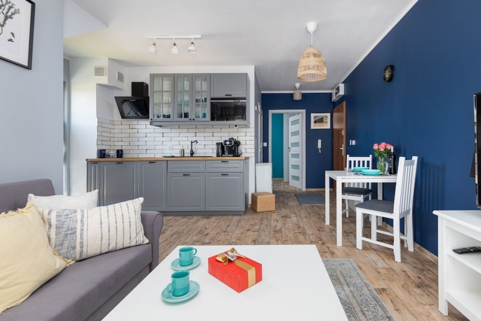 Little Laguna Apartments by Renters