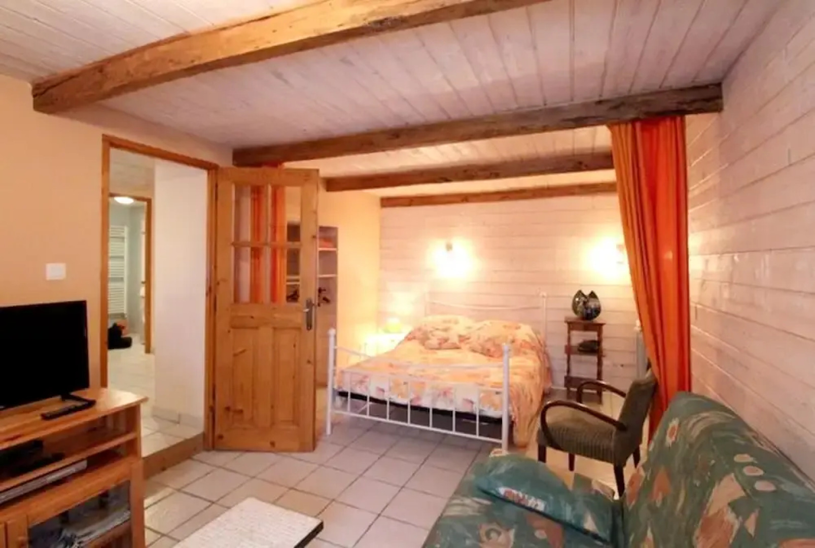 Apartment With one Bedroom in Champis, With Enclosed Garden and Wifi