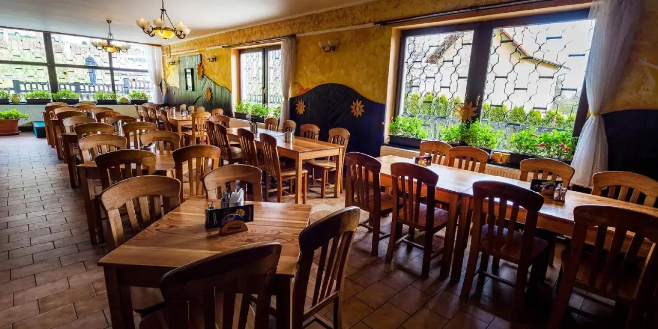 Welcoming Holiday Home With Private Garden, Heating, Parking