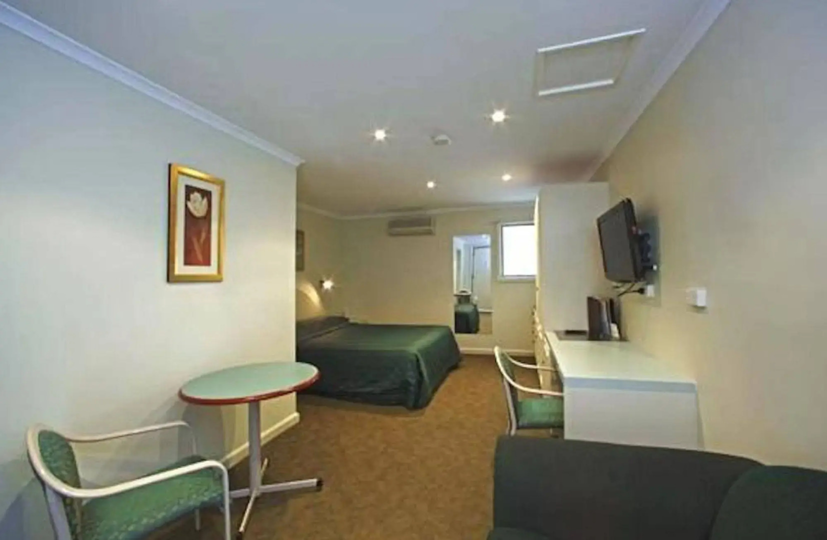 Claremont Hotel Motel